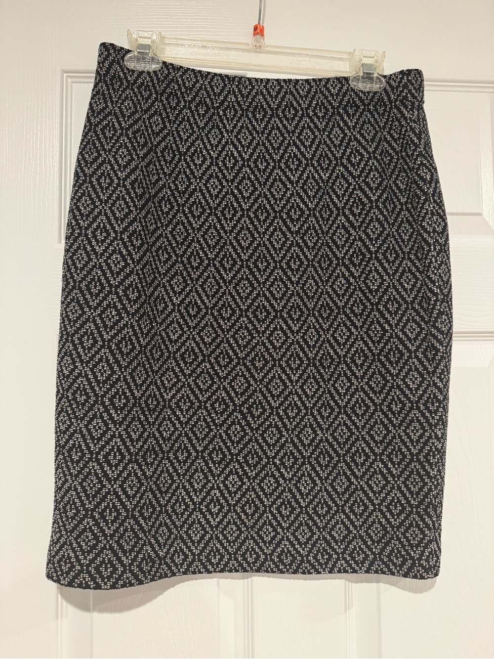 St. John Black and White Diamond-Pattern Pencil Skirt